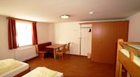 Vierbett Zimmer im Jugendferienheim Adler in St. ulrich am Pillersee